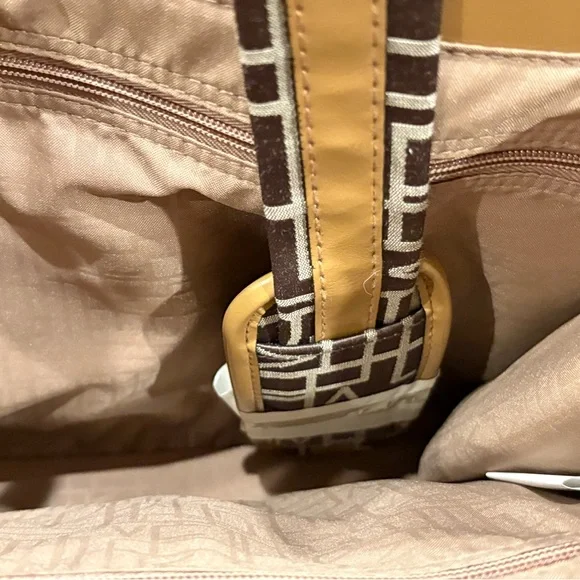 Diane Von Furstenberg Logo Large Fashion Laptop Tote Bag Olive & Camel 18x13x5 - Picture 9 of 12